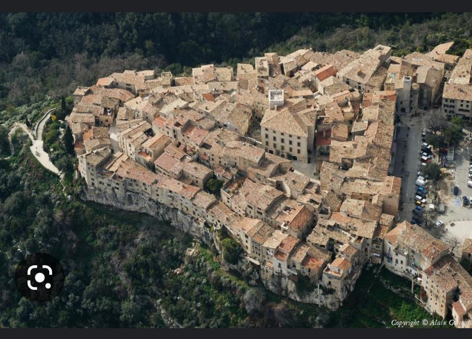 Carpe Diem Hotel Tourrettes-sur-Loup Exterior photo